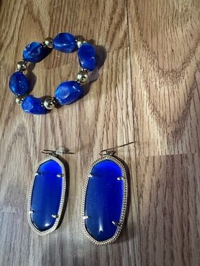 KENDRA SCOTT DANIELLE GOLD PLATED OVER BRASS BLUE IRIDESCENT GLASS 2.2" EARRINGS